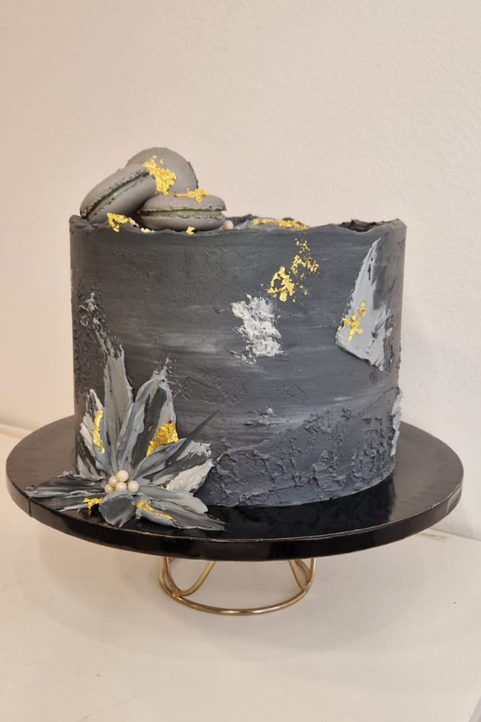 prigodna torta, crni kaos